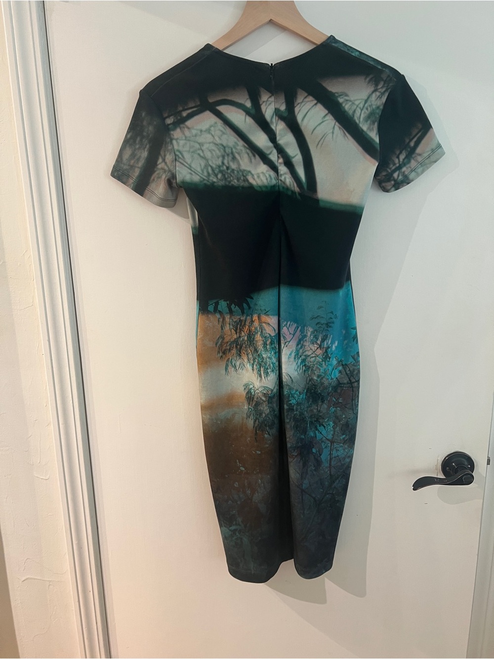 Alexander McQueen Dress size 4 great condition - Picture 3 of 8
